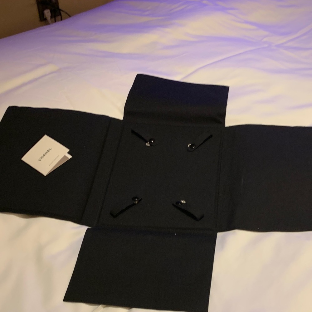 CHANEL authentic rare Black Fabric jewelry Organizerwoth clips for necklaces,etr